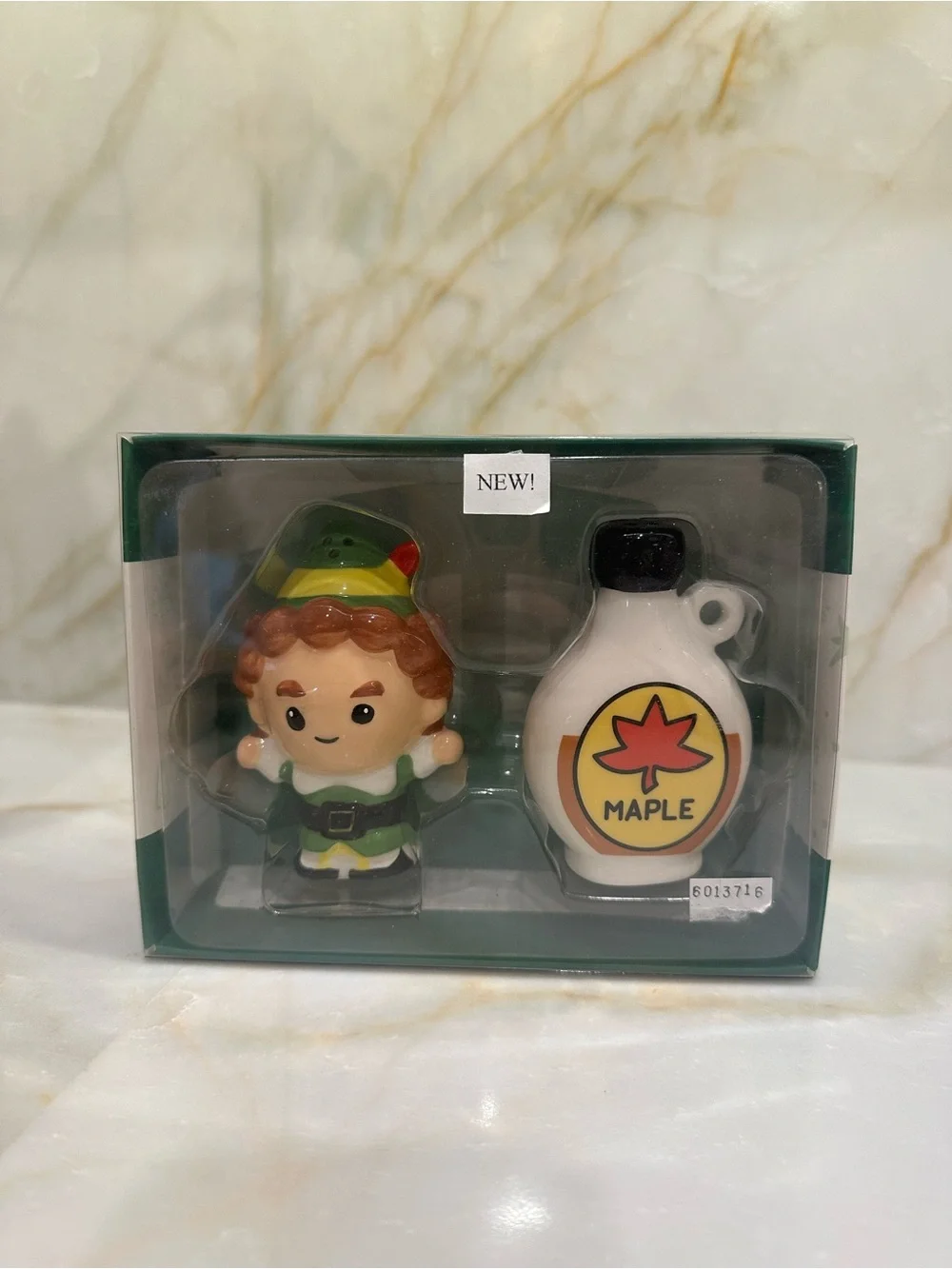 Buddy the Elf salt & pepper shaker set